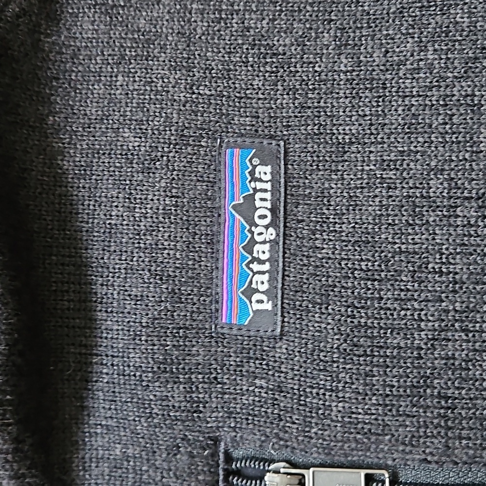 Patagonia long sleeve sweater, Trek logo on right chest, size M - Picture 2 of 8